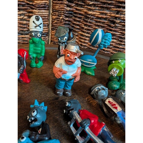 Plants vs Zombies PVC Toy Figures by Jazwares  Lot of 11 3" Inch Cake Toppers - Picture 6 of 13